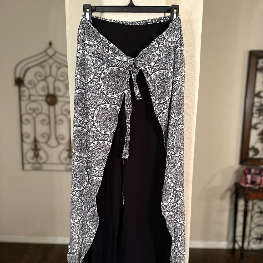 Black and white pants